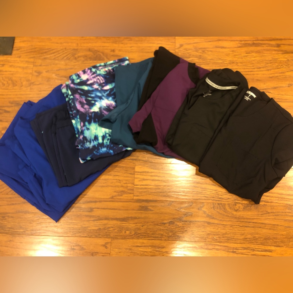 LOT OF SCRUBS!!!!